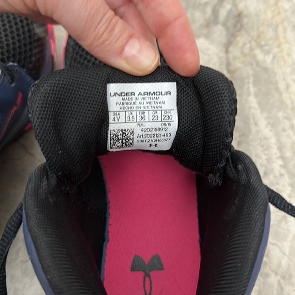 Under armor girls high-top shoes, NWOT - Picture 4 of 5